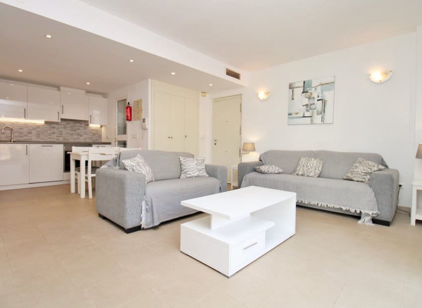 3 soveværelse Lejlighed til salg i Playa Flamenca med swimmingpool - € 225.000 (Ref: 9852156)