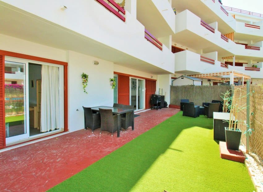 3 soveværelse Lejlighed til salg i Playa Flamenca med swimmingpool - € 225.000 (Ref: 9852156)
