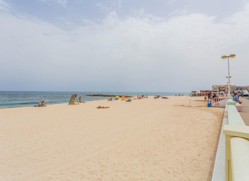 2 soverom Leilighet til salgs i Torrevieja med svømmebasseng - € 130 000 (Ref: 9852157)