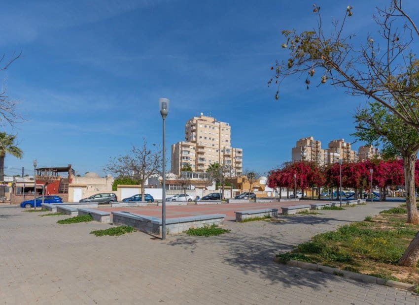 2 soverom Leilighet til salgs i Torrevieja med svømmebasseng - € 130 000 (Ref: 9852157)