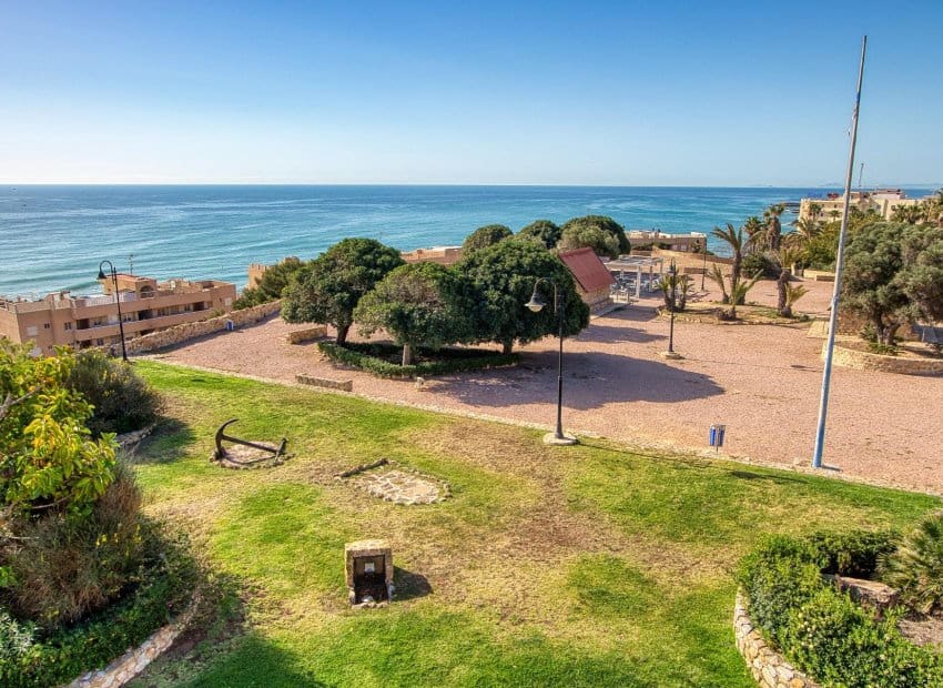 2 soverom Leilighet til salgs i Torrevieja med svømmebasseng - € 130 000 (Ref: 9852157)