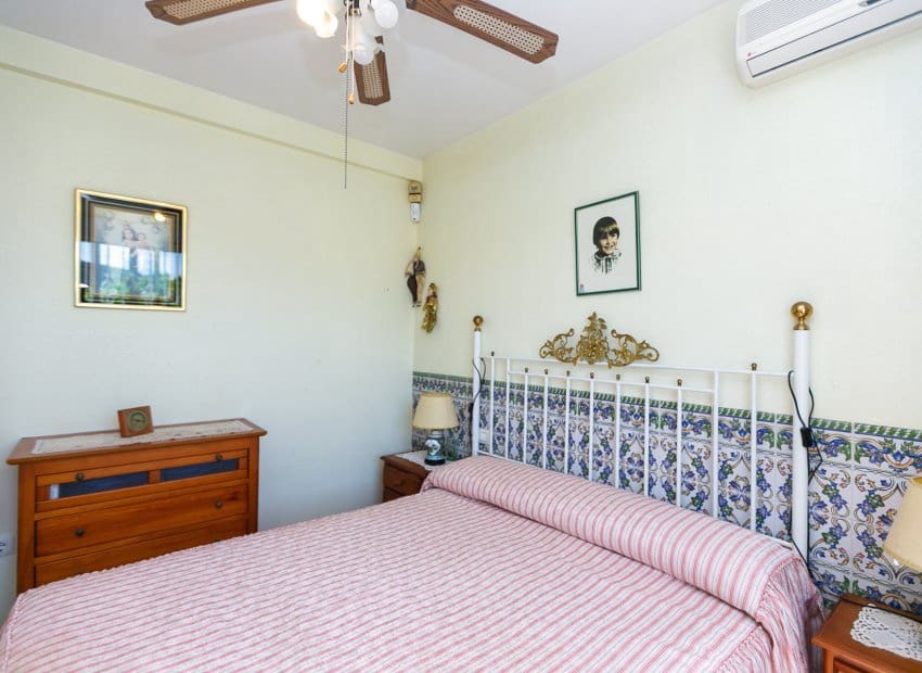 4 soveværelse Villa til salg i Orihuela Costa med swimmingpool - € 560.000 (Ref: 9852158)