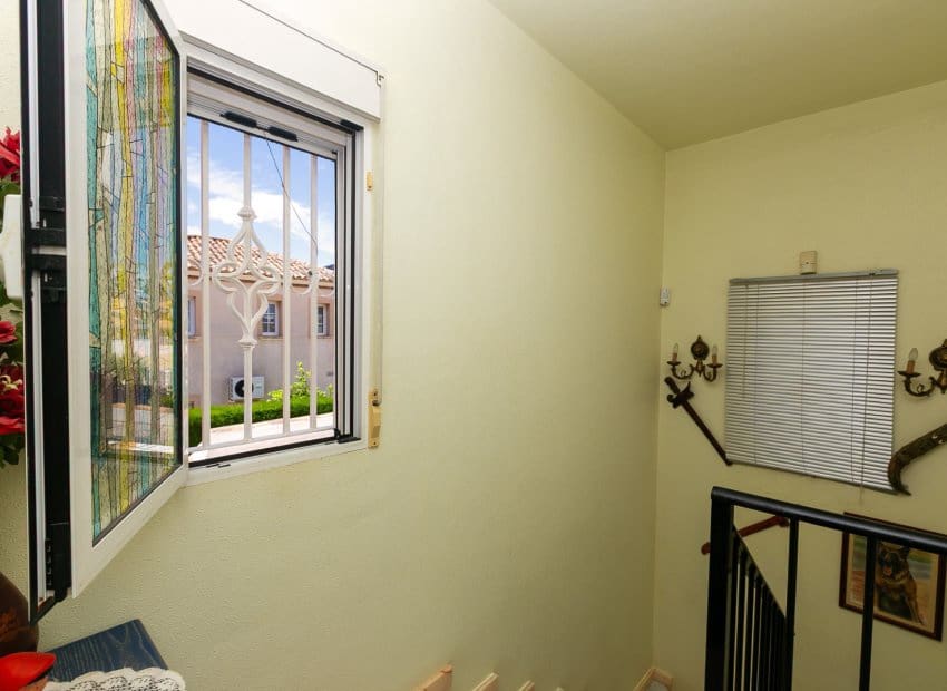4 soveværelse Villa til salg i Orihuela Costa med swimmingpool - € 560.000 (Ref: 9852158)