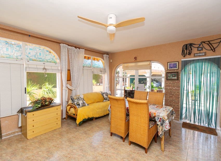 4 soveværelse Villa til salg i Orihuela Costa med swimmingpool - € 560.000 (Ref: 9852158)
