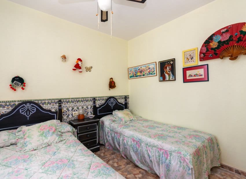 4 soveværelse Villa til salg i Orihuela Costa med swimmingpool - € 560.000 (Ref: 9852158)