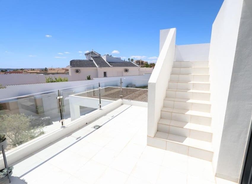 3 soverom Villa til salgs i La Marquesa med svømmebasseng - € 699 000 (Ref: 9857785)