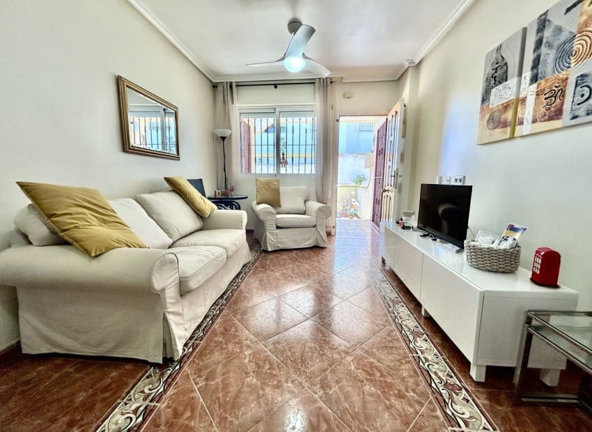 2 Zimmer Apartment zu verkaufen in La Zenia mit Pool - 190.900 € (Ref: 9858155)