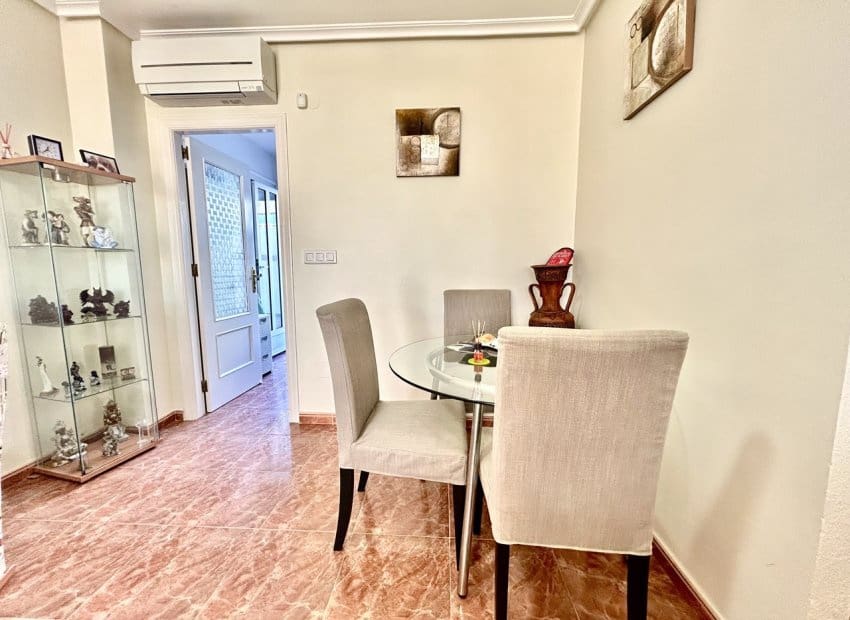 2 Zimmer Apartment zu verkaufen in La Zenia mit Pool - 190.900 € (Ref: 9858155)