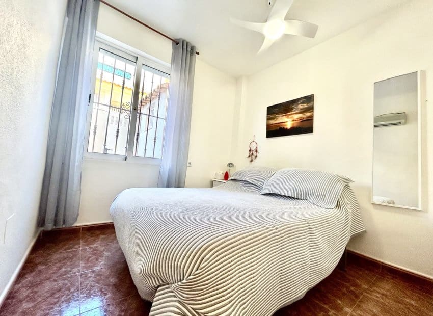 2 Zimmer Apartment zu verkaufen in La Zenia mit Pool - 190.900 € (Ref: 9858155)