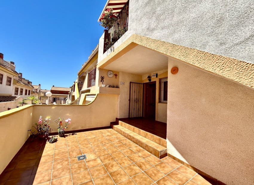 2 Zimmer Apartment zu verkaufen in La Zenia mit Pool - 190.900 € (Ref: 9858155)