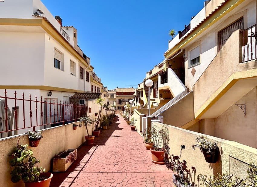 2 Zimmer Apartment zu verkaufen in La Zenia mit Pool - 190.900 € (Ref: 9858155)