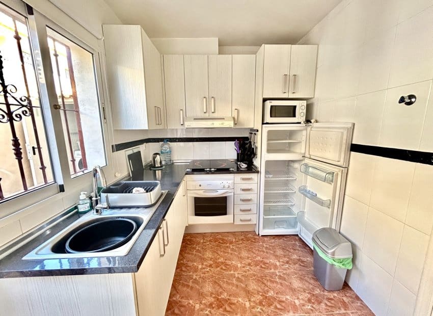 2 Zimmer Apartment zu verkaufen in La Zenia mit Pool - 190.900 € (Ref: 9858155)