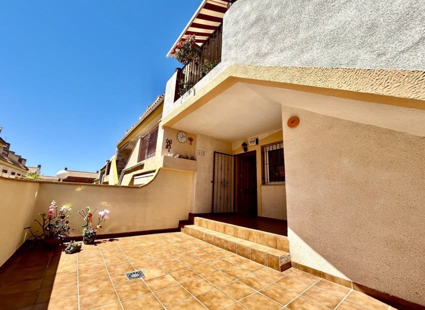 2 Zimmer Apartment zu verkaufen in La Zenia mit Pool - 190.900 € (Ref: 9858155)