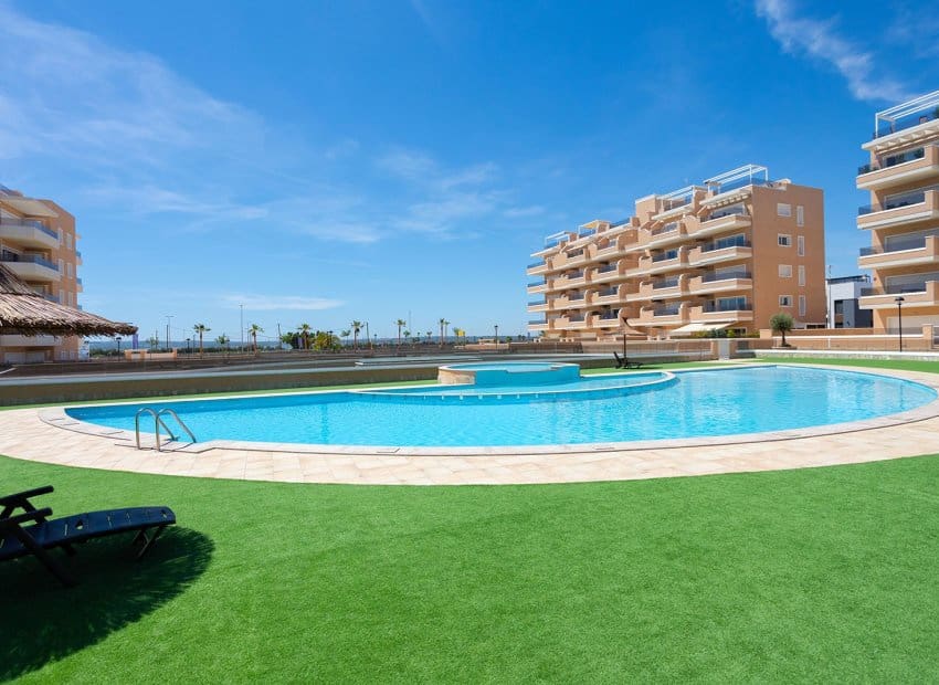 3 slaapkamer Appartement te koop in El Raso met zwembad - € 299.900 (Ref: 9861022)
