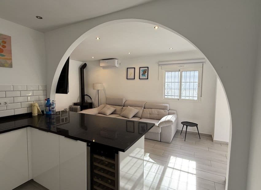 Chalet de 2 habitaciones en Villamartin en venta con piscina - 249.950 € (Ref: 9861024)