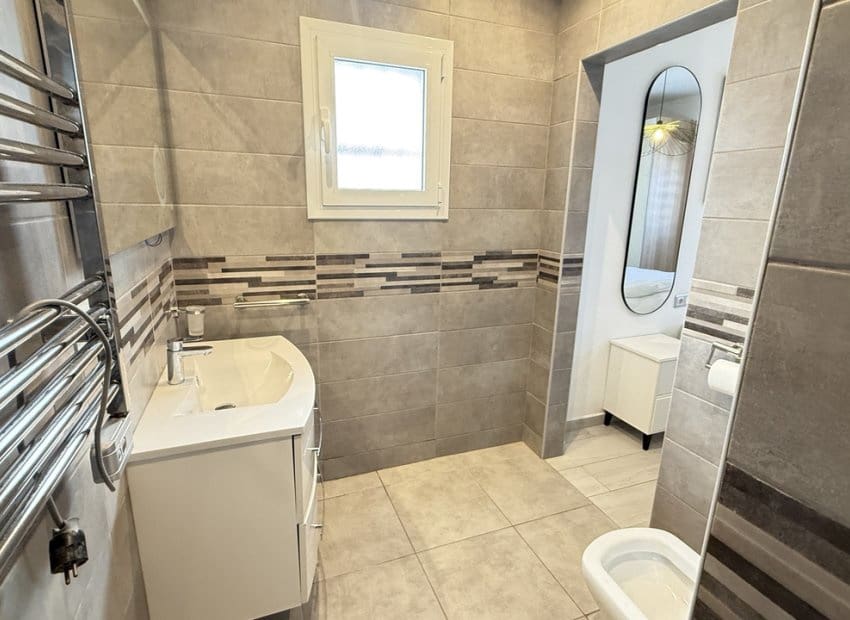 Chalet de 2 habitaciones en Villamartin en venta con piscina - 249.950 € (Ref: 9861024)