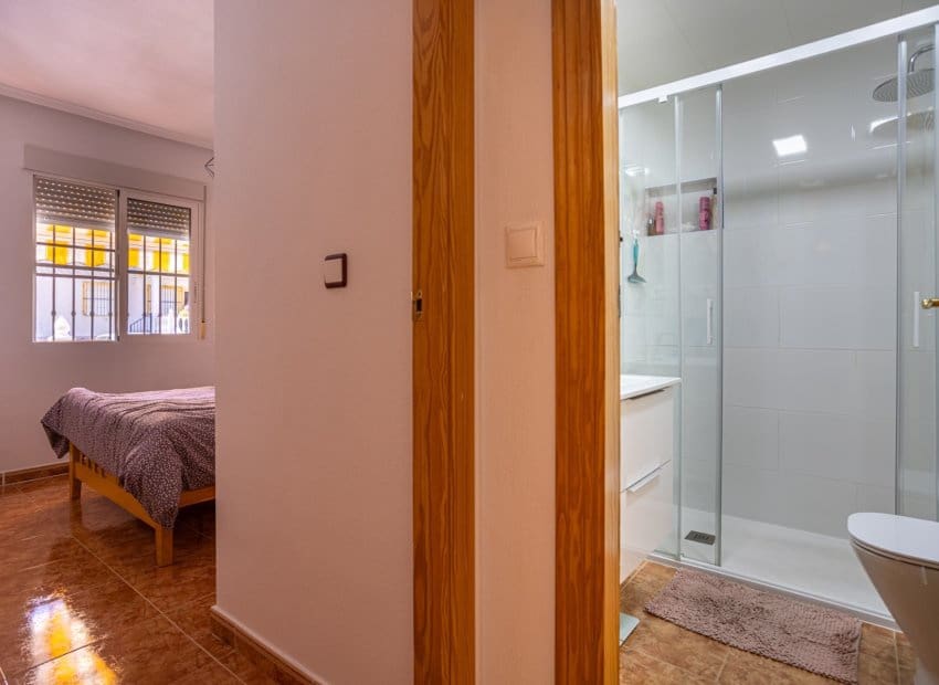 2 bedroom Apartment for sale in Algorfa with pool - € 129,000 (Ref: 9861026)