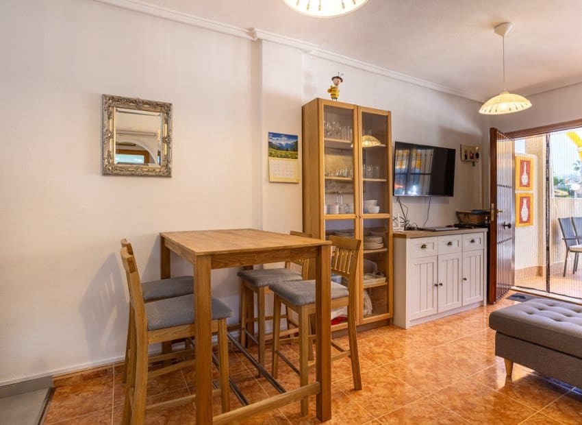 2 bedroom Apartment for sale in Algorfa with pool - € 129,000 (Ref: 9861026)