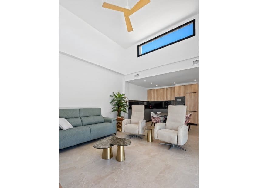 3 sovrum Villa till salu i Daya Nueva med pool - 399 900 € (Ref: 9862100)