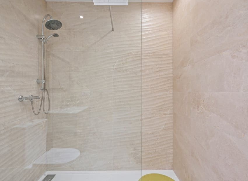 3 sovrum Villa till salu i Daya Nueva med pool - 399 900 € (Ref: 9862100)