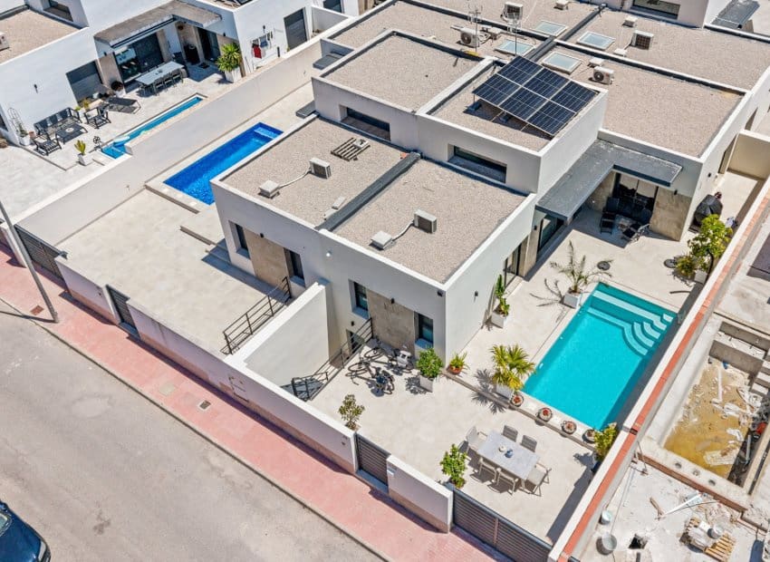 3 sovrum Villa till salu i Daya Nueva med pool - 399 900 € (Ref: 9862100)