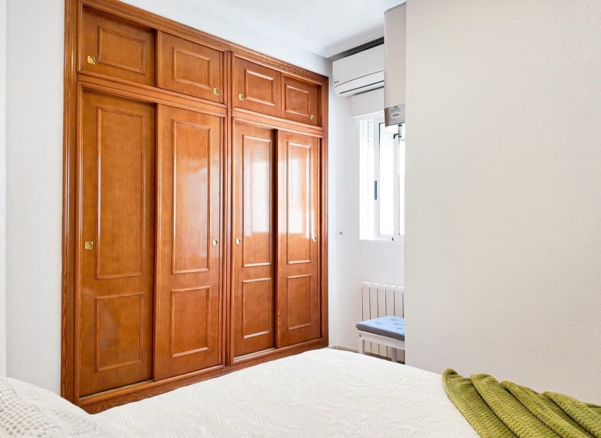 2 Zimmer Apartment zu verkaufen in Torrevieja mit Pool - 169.000 € (Ref: 9865551)