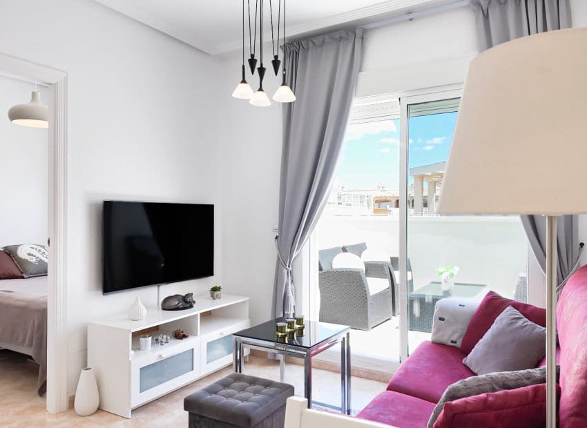 2 Zimmer Apartment zu verkaufen in Torrevieja mit Pool - 169.000 € (Ref: 9865551)