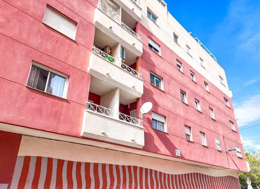 2 Zimmer Apartment zu verkaufen in Torrevieja mit Pool - 169.000 € (Ref: 9865551)