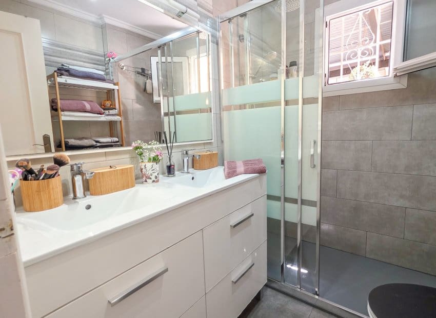 2 bedroom Townhouse for sale in Los Balcones with pool - € 218,500 (Ref: 9865559)