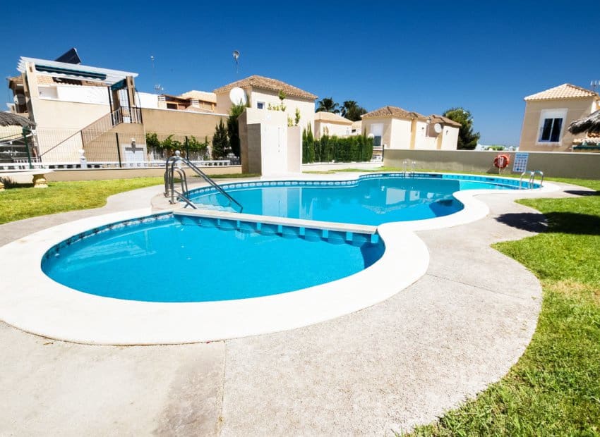 2 bedroom Townhouse for sale in Los Balcones with pool - € 218,500 (Ref: 9865559)