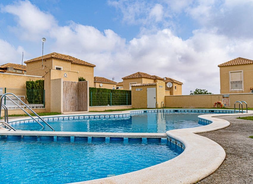 2 bedroom Townhouse for sale in Los Balcones with pool - € 218,500 (Ref: 9865559)