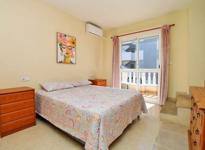 2 bedroom Townhouse for sale in Villamartin with pool - € 162,995 (Ref: 9865561)