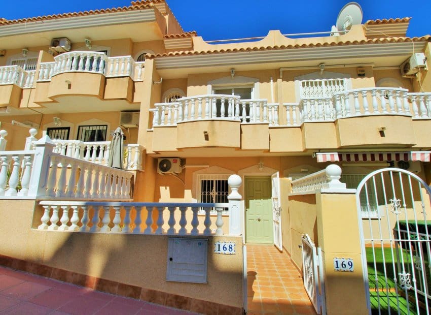 2 bedroom Townhouse for sale in Villamartin with pool - € 162,995 (Ref: 9865561)
