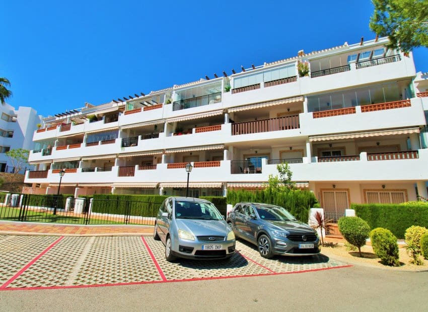 2 slaapkamer Appartement te koop in Villamartin met zwembad - € 219.900 (Ref: 9865562)