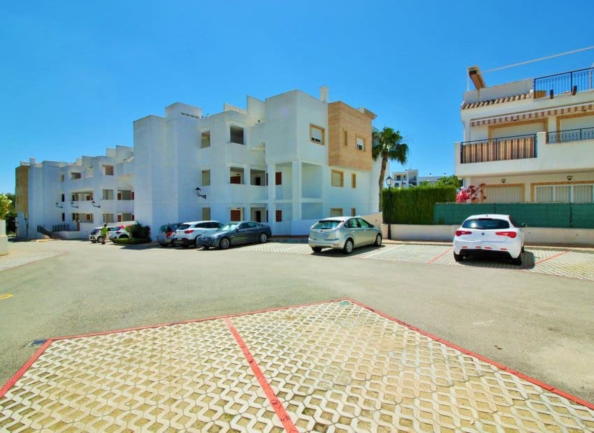 2 slaapkamer Appartement te koop in Villamartin met zwembad - € 219.900 (Ref: 9865562)