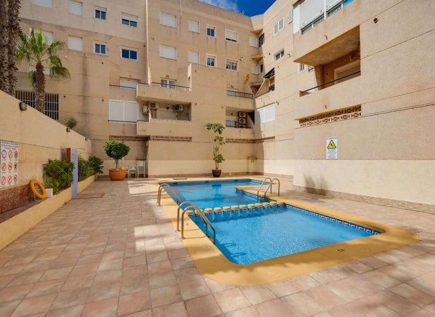 1 soverom Leilighet til salgs i La Mata med svømmebasseng - € 145 000 (Ref: 9869667)