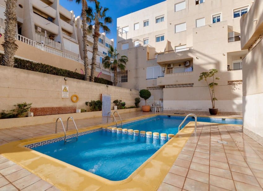 1 soverom Leilighet til salgs i La Mata med svømmebasseng - € 145 000 (Ref: 9869667)
