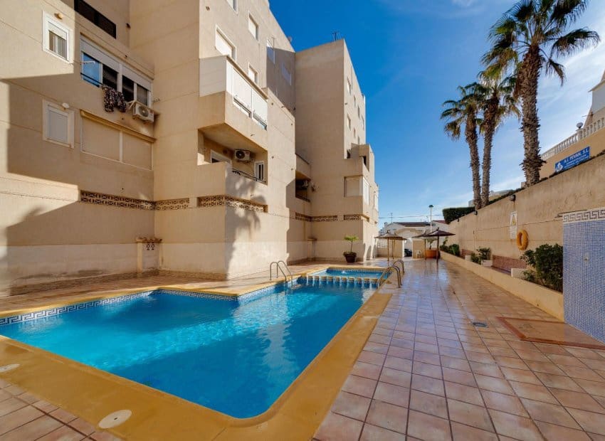 1 soverom Leilighet til salgs i La Mata med svømmebasseng - € 145 000 (Ref: 9869667)