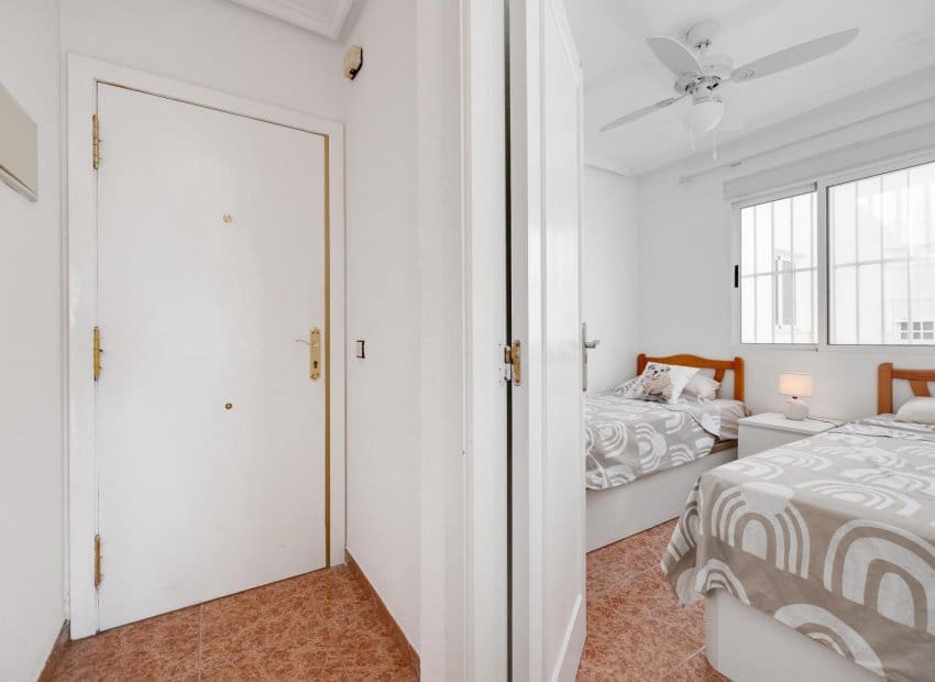2 quarto Apartamento para venda em Torrevieja com piscina - 154 969 € (Ref: 9869670)