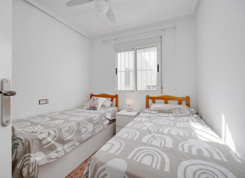 2 quarto Apartamento para venda em Torrevieja com piscina - 154 969 € (Ref: 9869670)