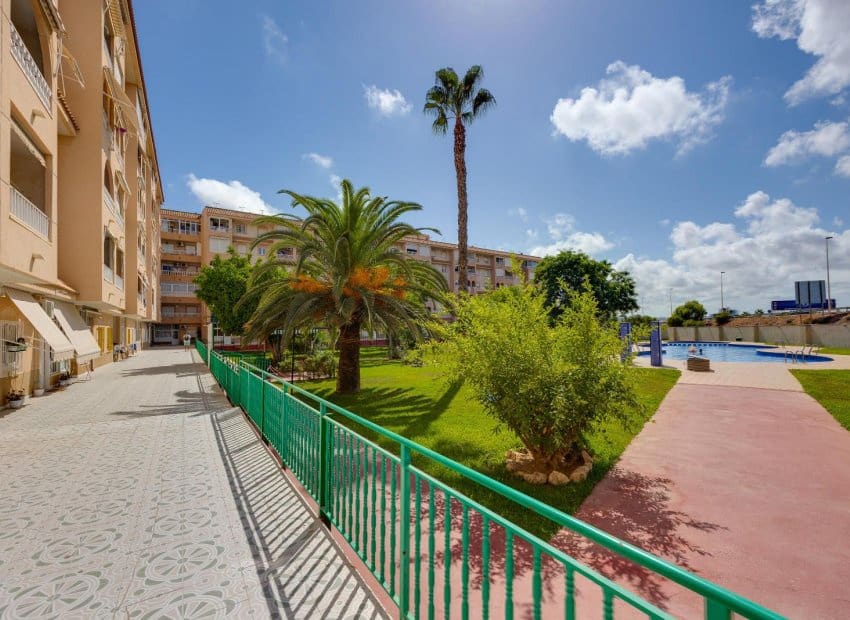 2 quarto Apartamento para venda em Torrevieja com piscina - 154 969 € (Ref: 9869670)