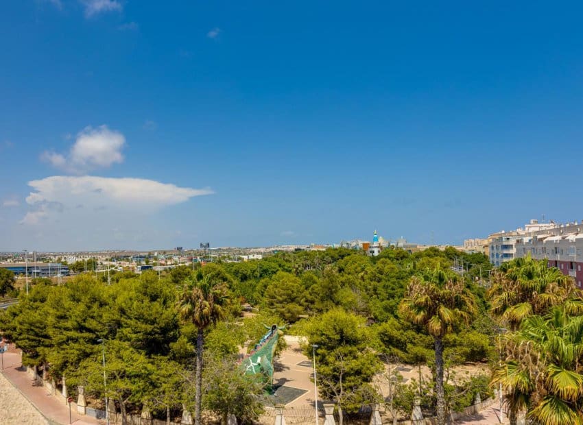 2 quarto Apartamento para venda em Torrevieja com piscina - 154 969 € (Ref: 9869670)