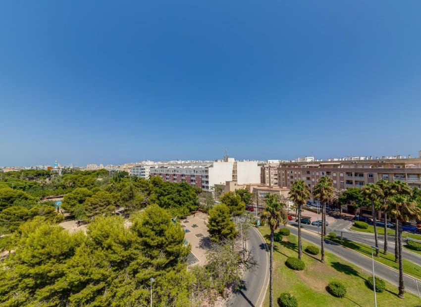 2 quarto Apartamento para venda em Torrevieja com piscina - 154 969 € (Ref: 9869670)