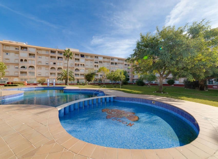 2 quarto Apartamento para venda em Torrevieja com piscina - 154 969 € (Ref: 9869670)