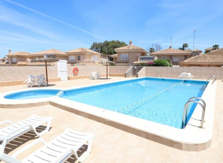 3 chambre Villa/Maison à vendre à Los Balcones avec piscine - 264 900 € (Ref: 9879806)