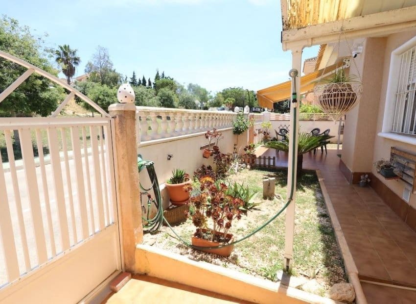 3 chambre Villa/Maison à vendre à Los Balcones avec piscine - 264 900 € (Ref: 9879806)