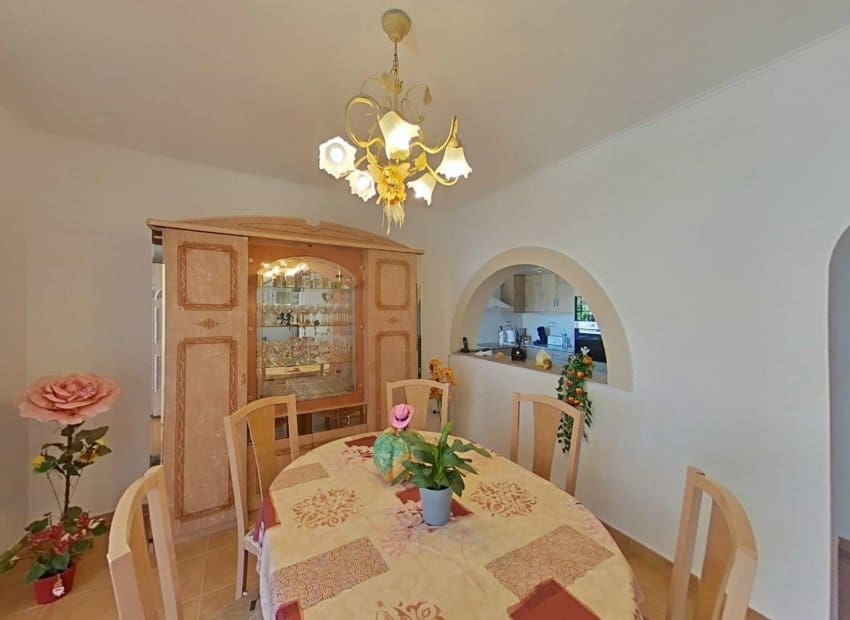2 bedroom Villa for sale in Algorfa with pool - € 215,000 (Ref: 9879808)
