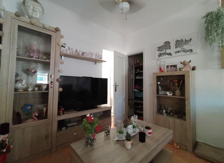2 bedroom Villa for sale in Algorfa with pool - € 215,000 (Ref: 9879808)