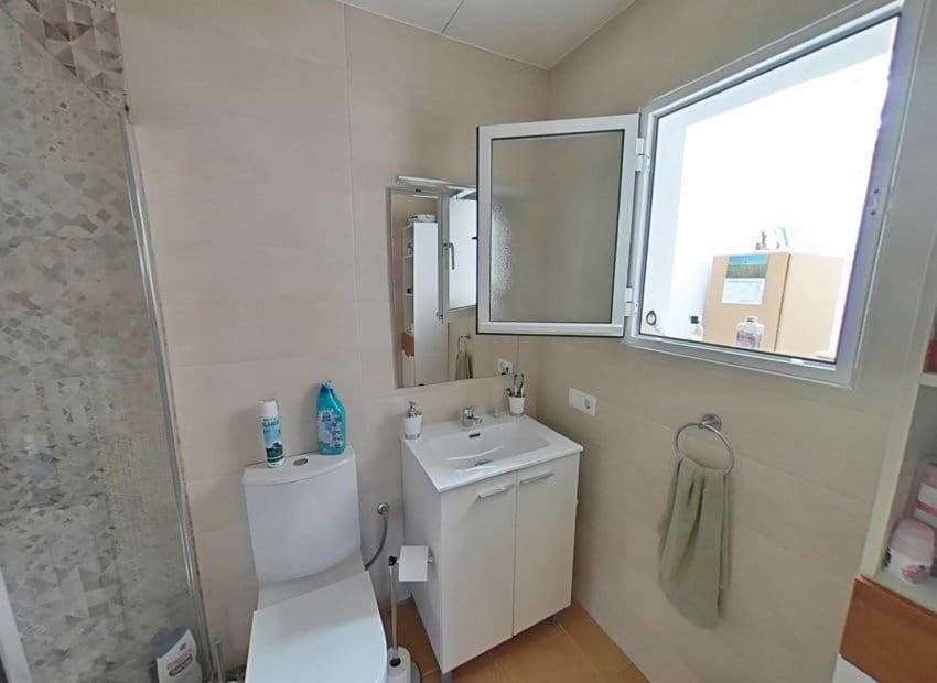 2 bedroom Villa for sale in Algorfa with pool - € 215,000 (Ref: 9879808)