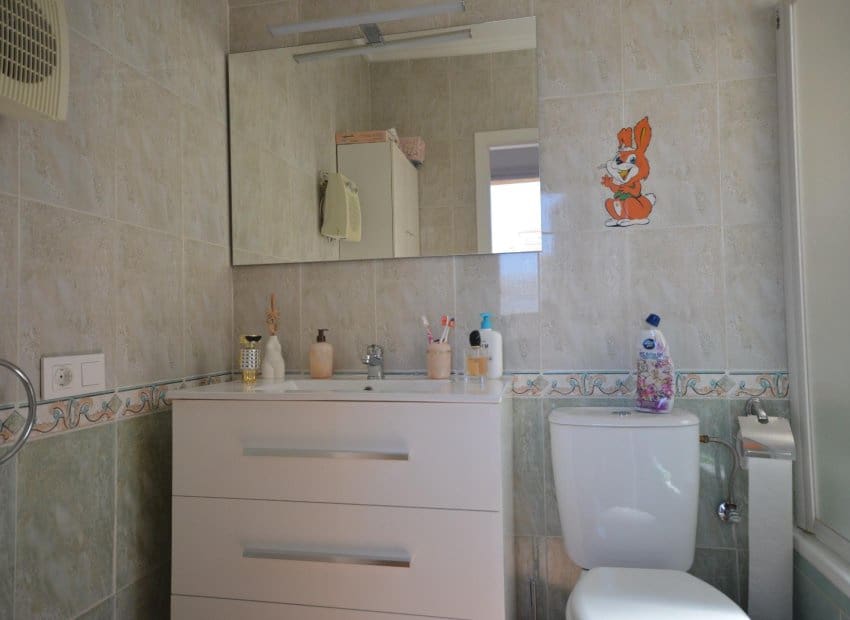 2 bedroom Villa for sale in Algorfa with pool - € 215,000 (Ref: 9879808)